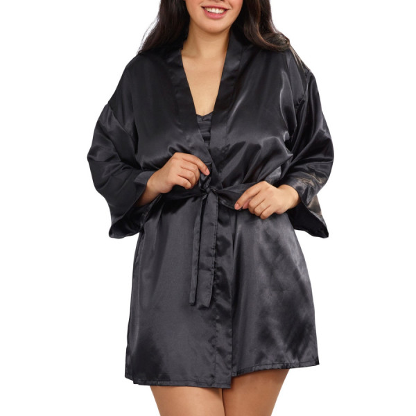 Nuisette grande taille noire avec peignoir satinés 